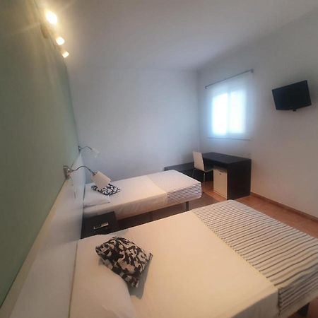 Hostal Ayamonte Los Mellizos Bagian luar foto